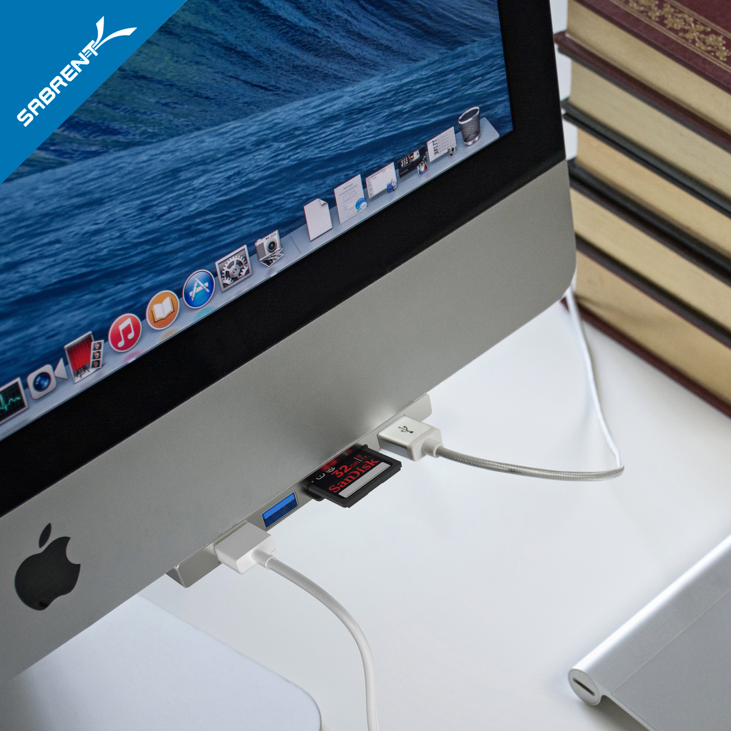 3-Port USB 3.0 Hub with Card Reader